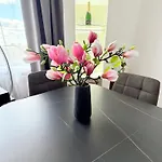 S Balkónem, Klimatizací A Infrasaunou