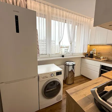 S Balkonem, Klimatizaci A Infrasaunou דירה *