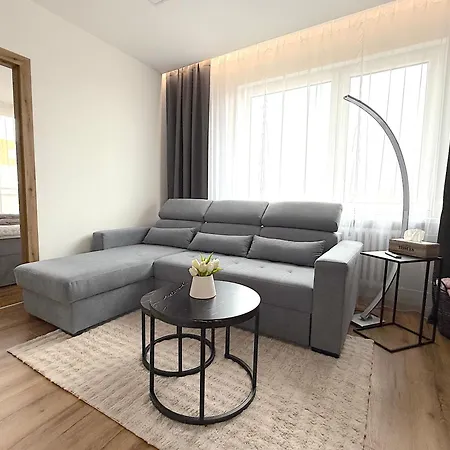 S Balkonem, Klimatizaci A Infrasaunou Appartement