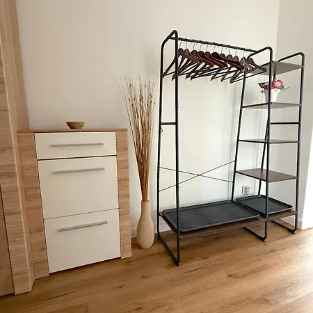 S Balkonem, Klimatizaci A Infrasaunou Lägenhet