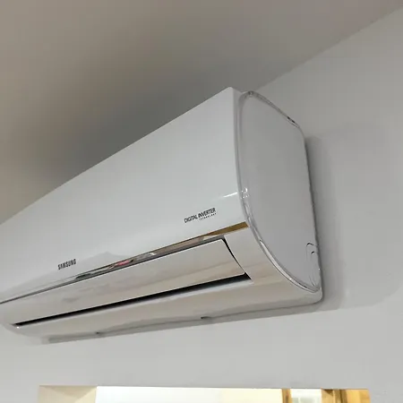 דירה S Balkonem, Klimatizaci A Infrasaunou אוסטרבה